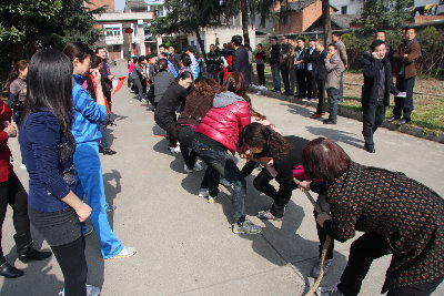 寶業(yè)（集團）公司舉行2013年度慶?！叭恕眿D女節(jié)活動